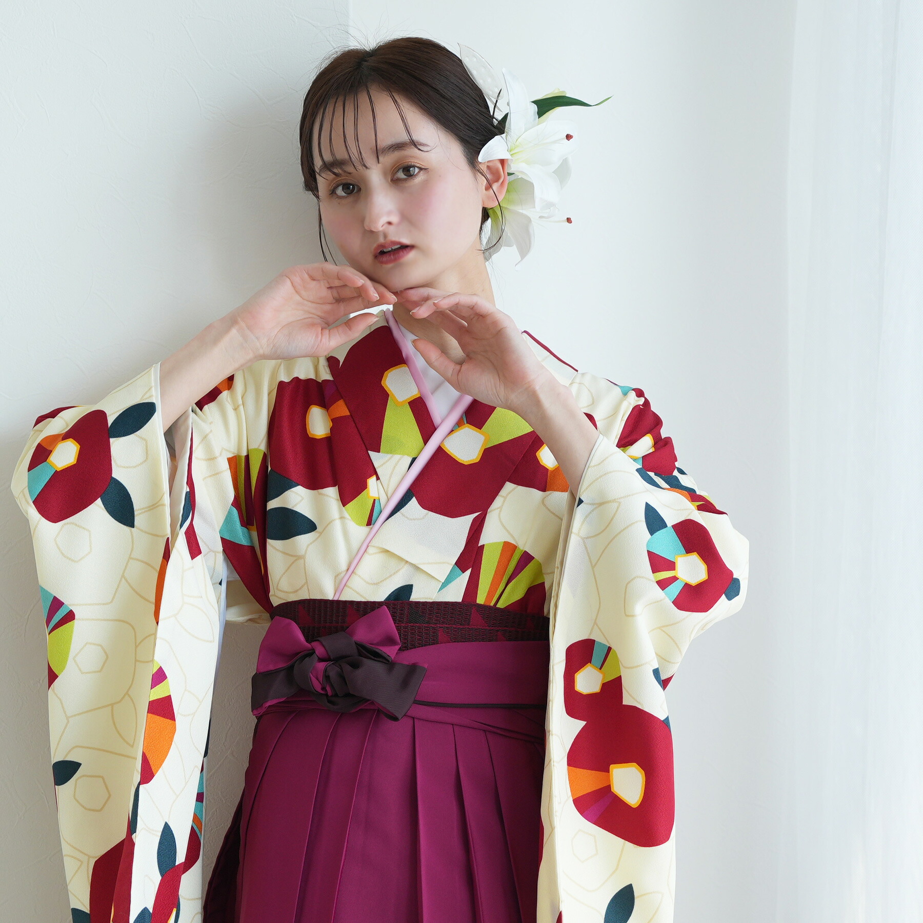 【レンタル】 卒業式 袴 レンタル 着物 袴セット 17点セット ひよこ商店 袴丈91cm（適応身長153cm-165cm） 袴セット 卒業式 大学生 着物 女性 ベージュ 系 クリーム えんじ 赤 緑 青 紺 椿 モザイク風 古典柄 大正浪漫 往復送料無料