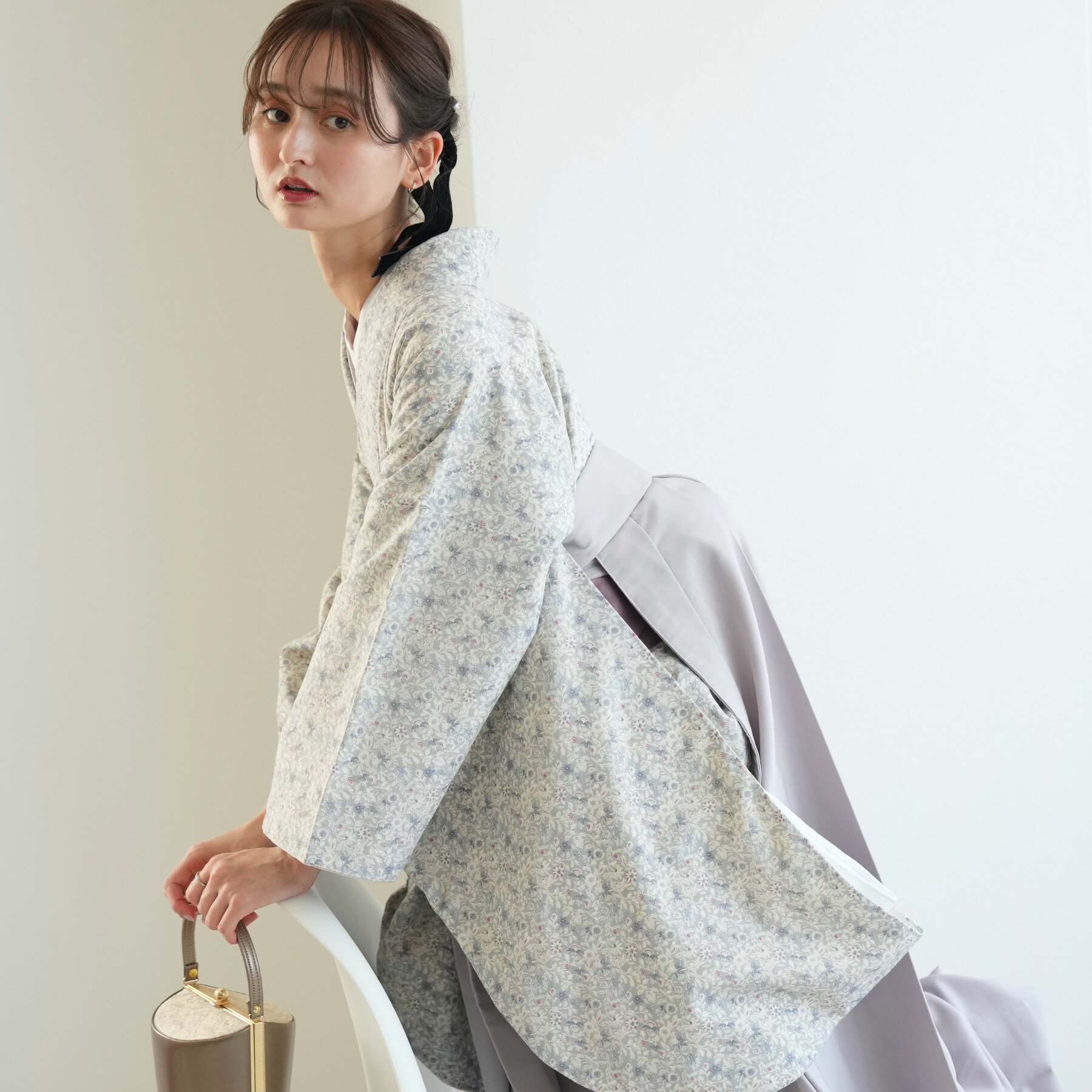 【レンタル】 卒業式 袴 レンタル 17点セット 着物 utatane 袴91-99cm（身長153-170cm） 袴セット 卒業式 大学生 着物 花 女性 青系 ブルー 水色 グレイッシュ ボタニカル ワントーン おしゃれ 個性的 専門学校 卒服 卒業式 謝恩会 往復送料無料 14,799円