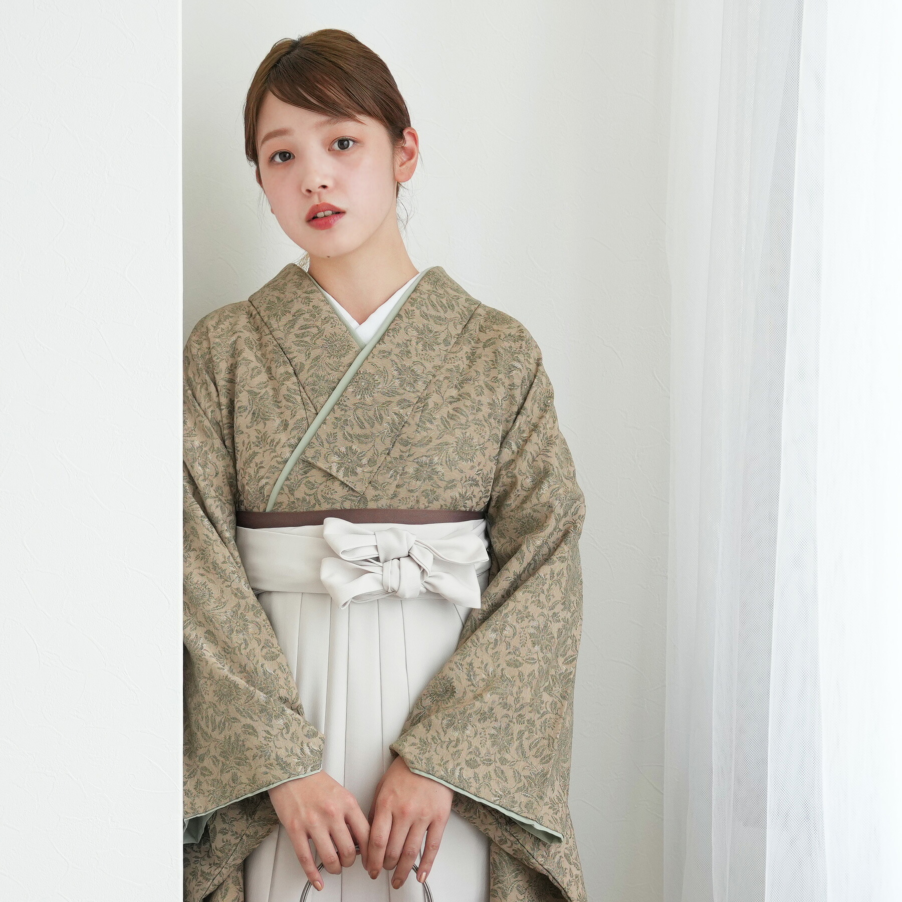 【レンタル】 卒業式 袴 レンタル 17点セット 着物 ニコアンティーク 袴91-99cm（身長153-170cm） 袴セット 卒業式 大学生 着物 花 女性 茶系 ベージュ ブラウン ワントーン ボタニカル 個性的 おしゃれ 専門学校 卒服 卒業式 謝恩会 往復送料無料