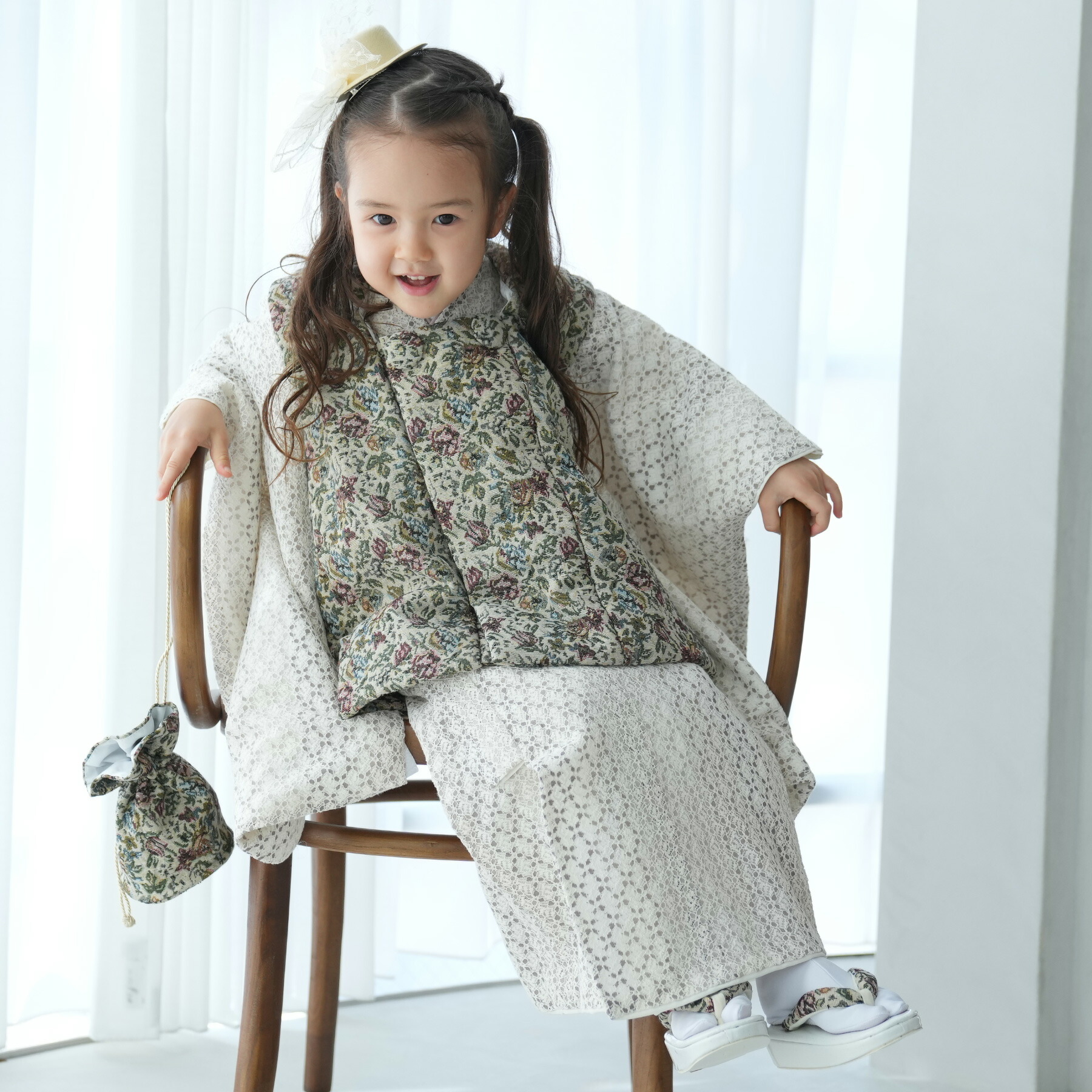 【美品】　utatane 七五三 着物 3歳 女の子 日本製レース　フルセット レンタル】七五三 3歳 着物 utatane 女の子 日本製レース 被布