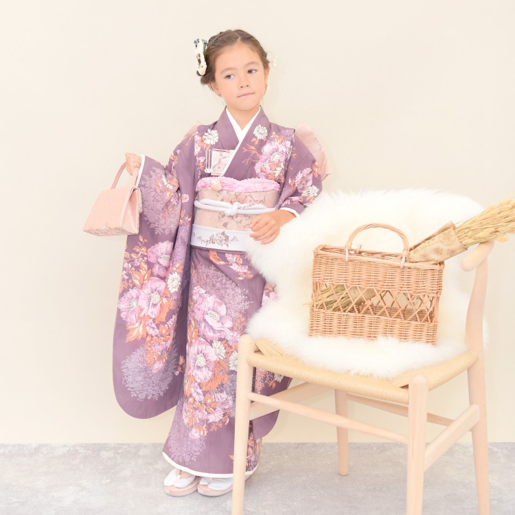 【レンタル】 七五三 セット 7歳 四つ身 JILL STUART ジル・スチュアート 往復送料無料 古典柄 レトロ アンティーク系 120cm-135cm前後 着物 フルセット 紫系 花柄 子供 kids 椿 牡丹 パープル 志古貴 着物 作り帯 おしゃれ 祝着 ブランド着物 七歳 七才|ひよこ商店