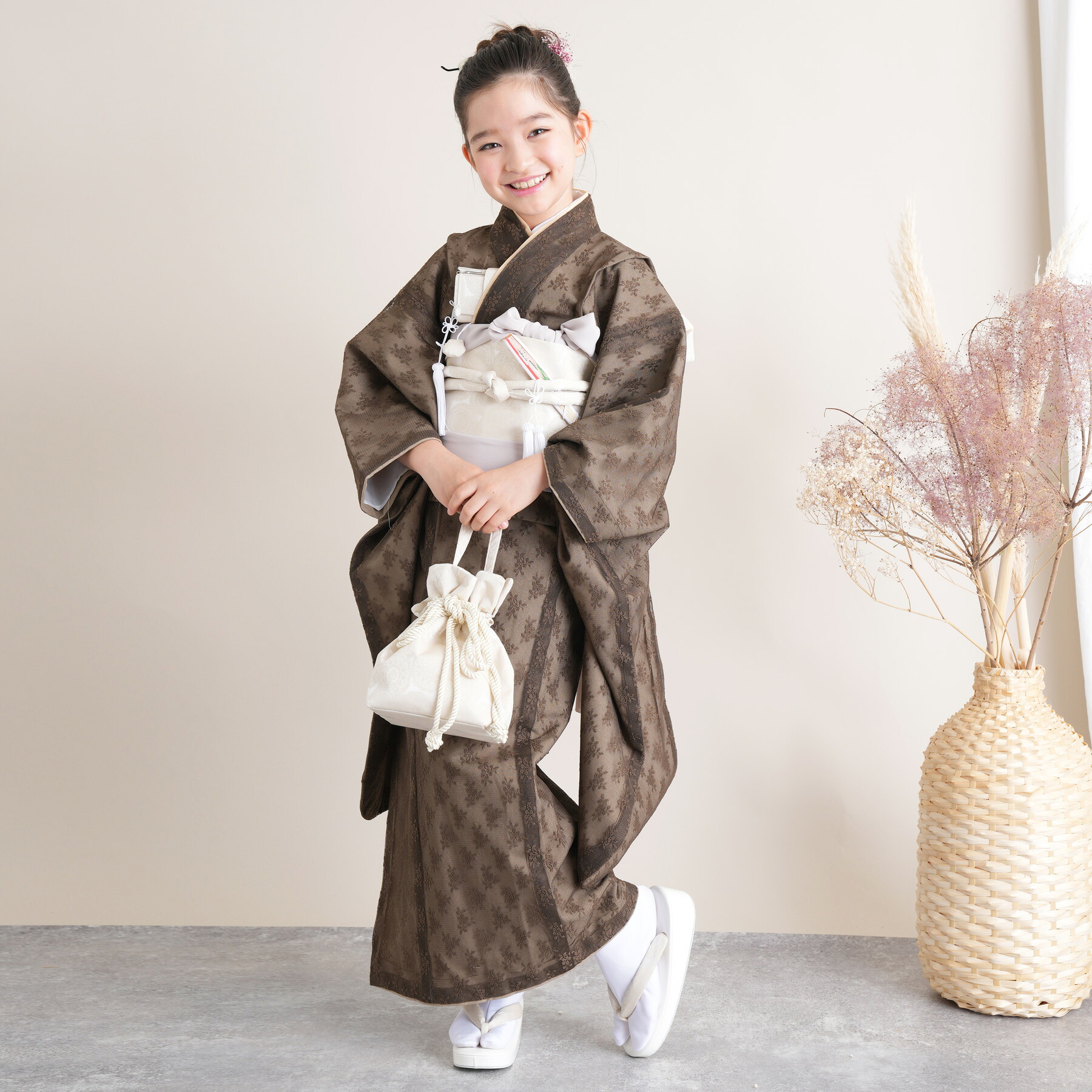 【レンタル】 七五三 7歳 着物 セット utatane 120cm-135cm前後 七五三 フルセット レース 四つ身 茶系 子供 kids ブラウン ベージュ レース 透け 着物 作り帯 志古貴 ハコセコ 草履 バッグ 七歳 七才 7歳 ニュアンスカラー 祝い着 撮影