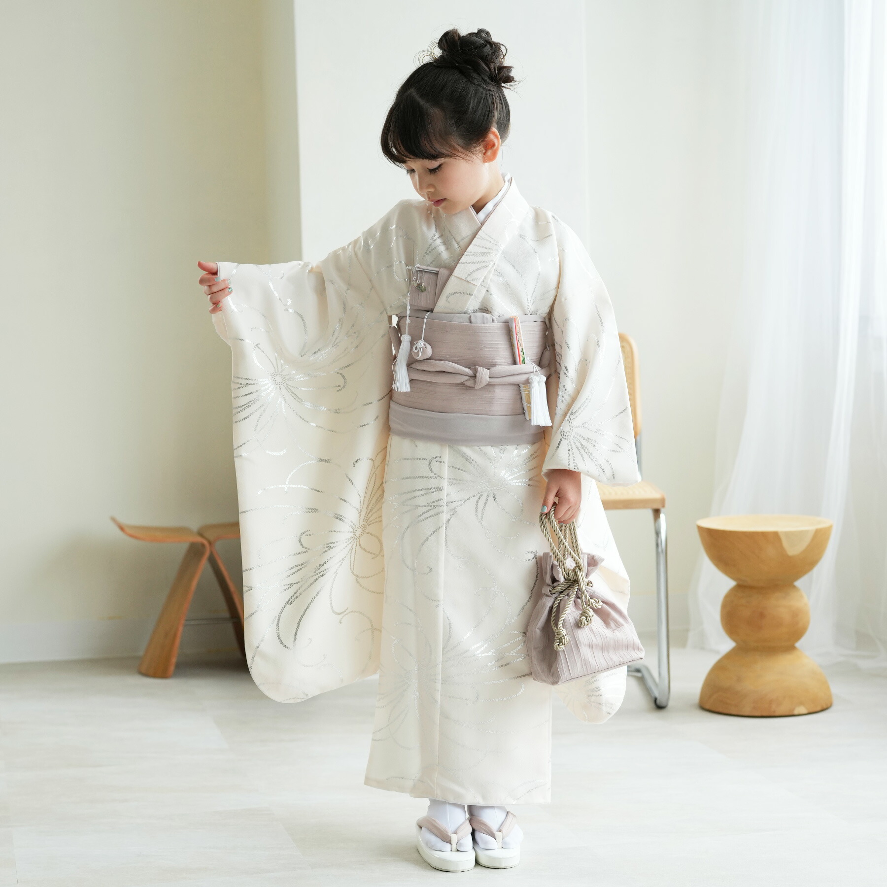 【レンタル】 七五三 7歳 着物 セット ひよこ商店 120cm-135cm前後 七五三 女の子 花 四つ身 振袖 きなり 子供 kids 着物セット お祝い着 記念撮影 フルセット 七歳 七才 7才 日本製作り帯 草履 バッグ びら簪 足袋 往復送料無料｜ひよこ商店 44,199円