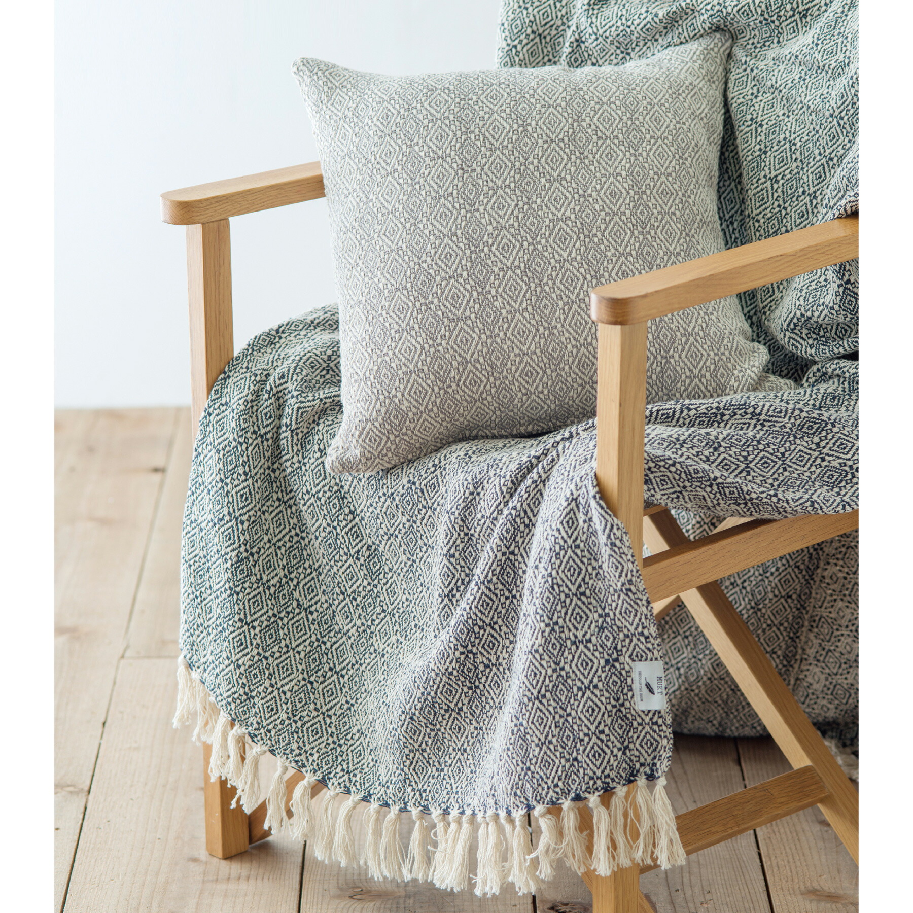 新品　ジャガード ローズ柄　花柄　ベッド　ソファ　こたつカバーなどマルチクロス 新品 ジャガード ローズ柄 花柄 ベッド ソファ こたつカバーなど