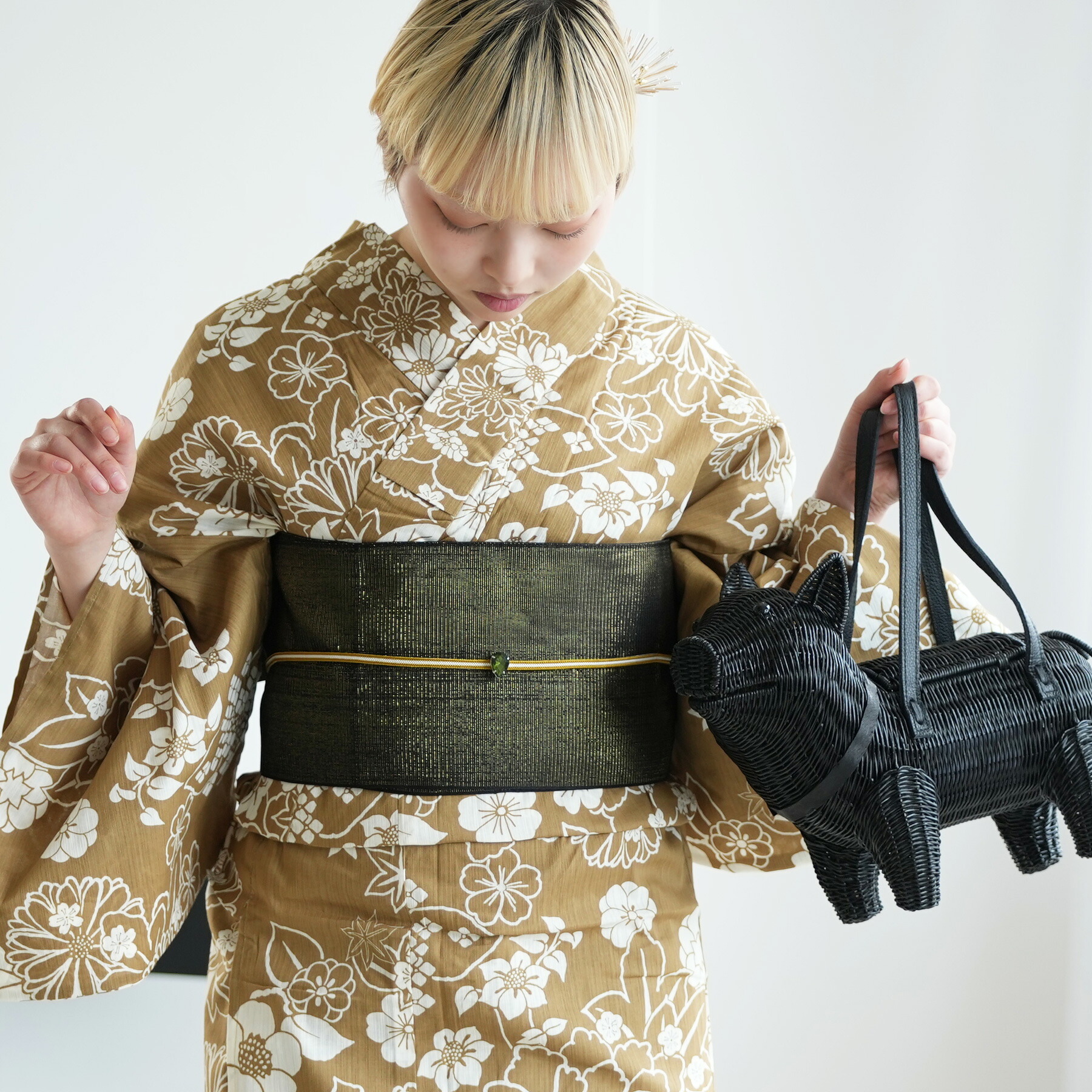 【utatane 高級変わり織 浴衣 単品｜珈琲ミルクの古典花（フリーサイズ）】国産生地・国内染色｜希少図案を現代に復刻｜浴衣（ゆかた）
