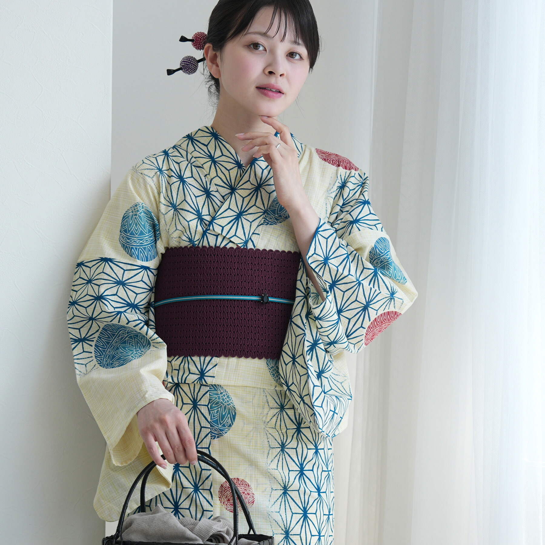 【utatane 浴衣 3点セット レディース 綿麻 高級変わり織｜先染めベージュ 紺色の麻の葉と鞠（フリーサイズ）】特選・麻混/綿麻｜デパート品質｜浴衣・帯・下駄付き｜ひよこ商店