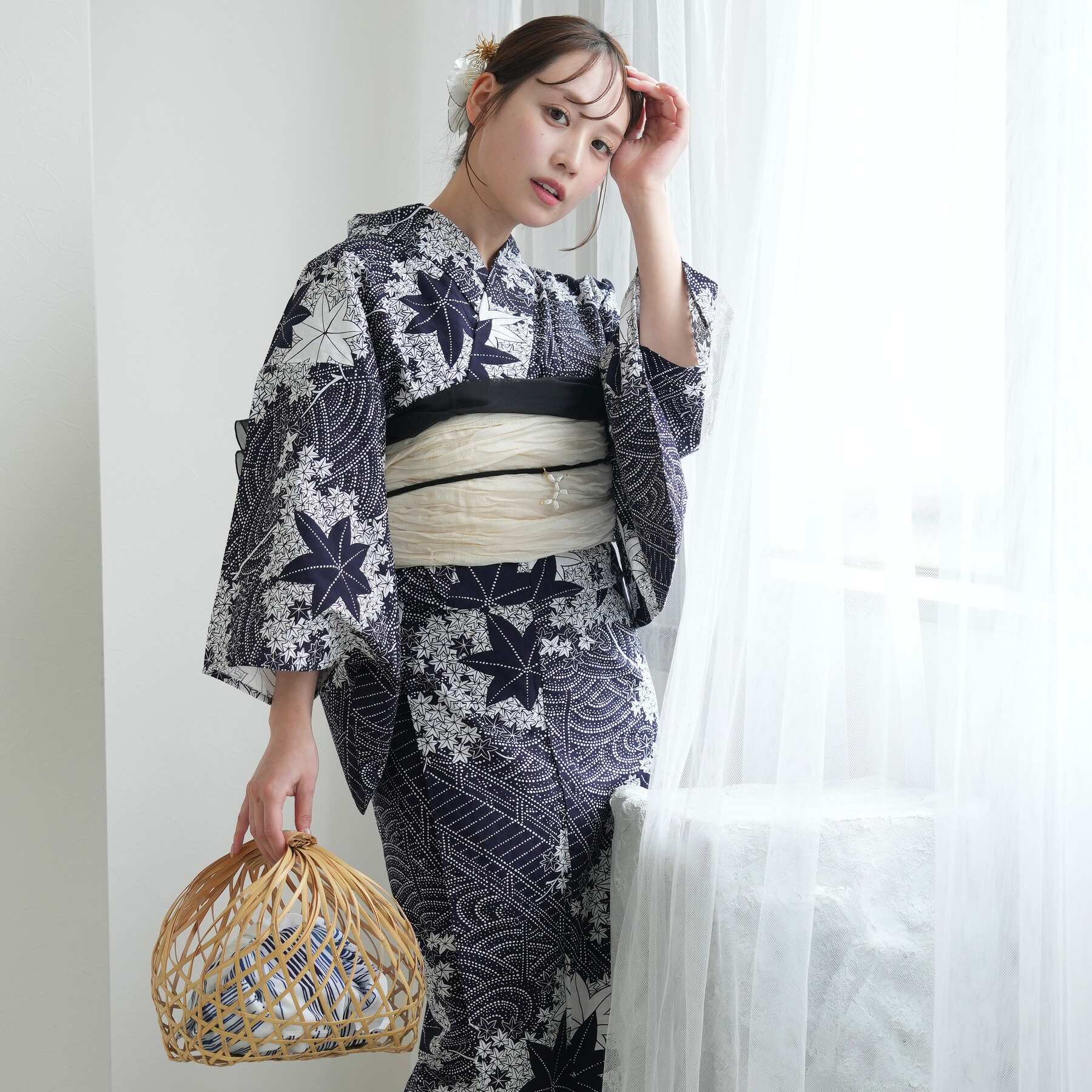 【半額・50％OFF】【utatane 高級変わり織 浴衣3点セット 藍色に古典紅葉】ここでしか買えない昭和初期アンティーク復刻版 フリーサイズ 浴衣セット（ゆかた・帯・下駄）ですぐお出かけ 古典柄 レトロ 上質 うたたね 国産生地 国内染色