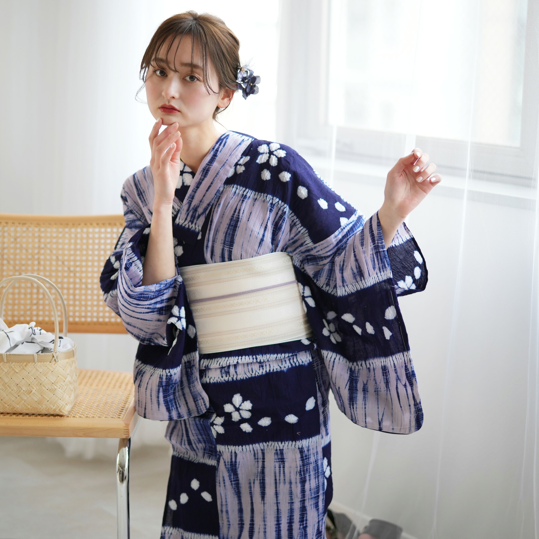 浴衣 セット 【 utatane 有松絞り 浴衣3点セット ( ゆかた・帯・下駄 ) 彩綿絽 藍色のさくら筋古典 】 特選シリーズ 伝統工芸 国内縫製 手縫い併用希少 一生もの フリーサイズ 紗献上 単衣帯 一度袖を通すと忘れらないガーゼのような至極の肌当たり