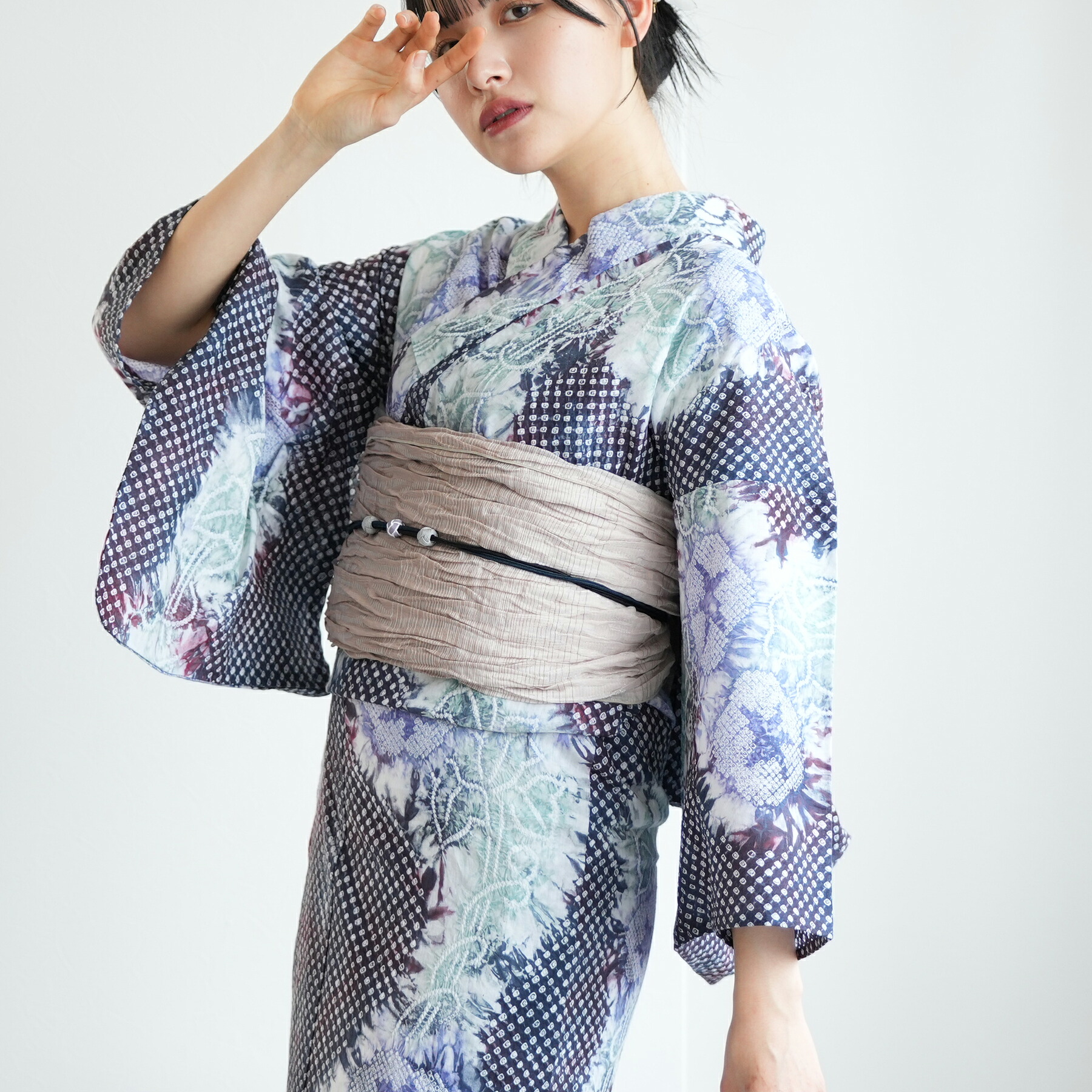 【utatane 有松絞り 浴衣3点セット 赤紫に流れる朝顔】特選シリーズ 伝統工芸 国内縫製 手縫い併用希少 一生もの フリーサイズ 紗献上 単衣帯 浴衣セット（ゆかた・帯・下駄）ですぐお出かけ 一度袖を通すと忘れらないガーゼのような至極の肌当たり