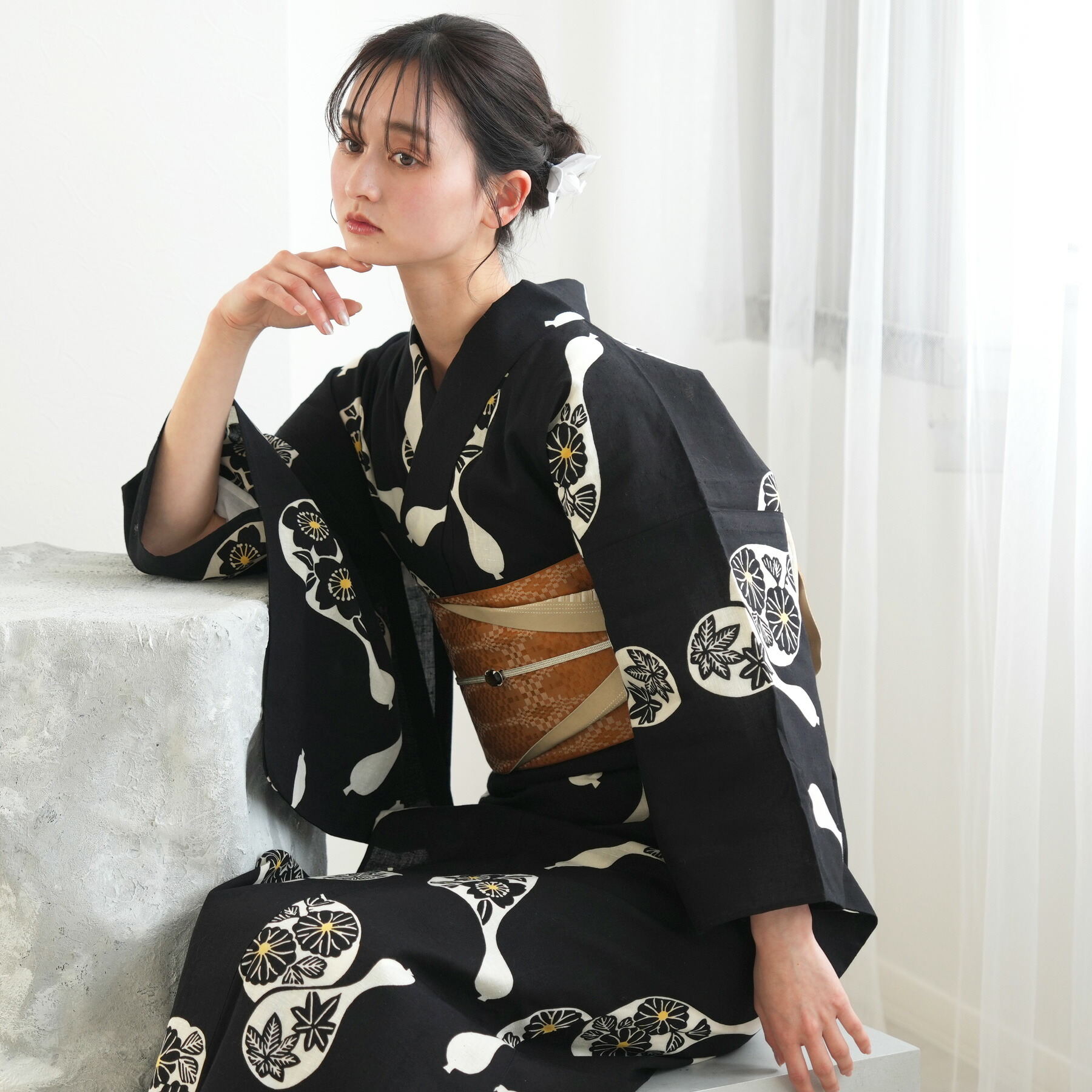 【utatane×注染工房 日本製小幅生地使用 浴衣3点セット 黒地に小菊瓢箪】特選シリーズ 注染 本染め にじみ 手染め ぼかし フリーサイズ 浴衣セット（ゆかた・帯・下駄）ですぐお出かけ 日本製 国産 手縫い併用国内縫製 奈良の職人さんの手染め