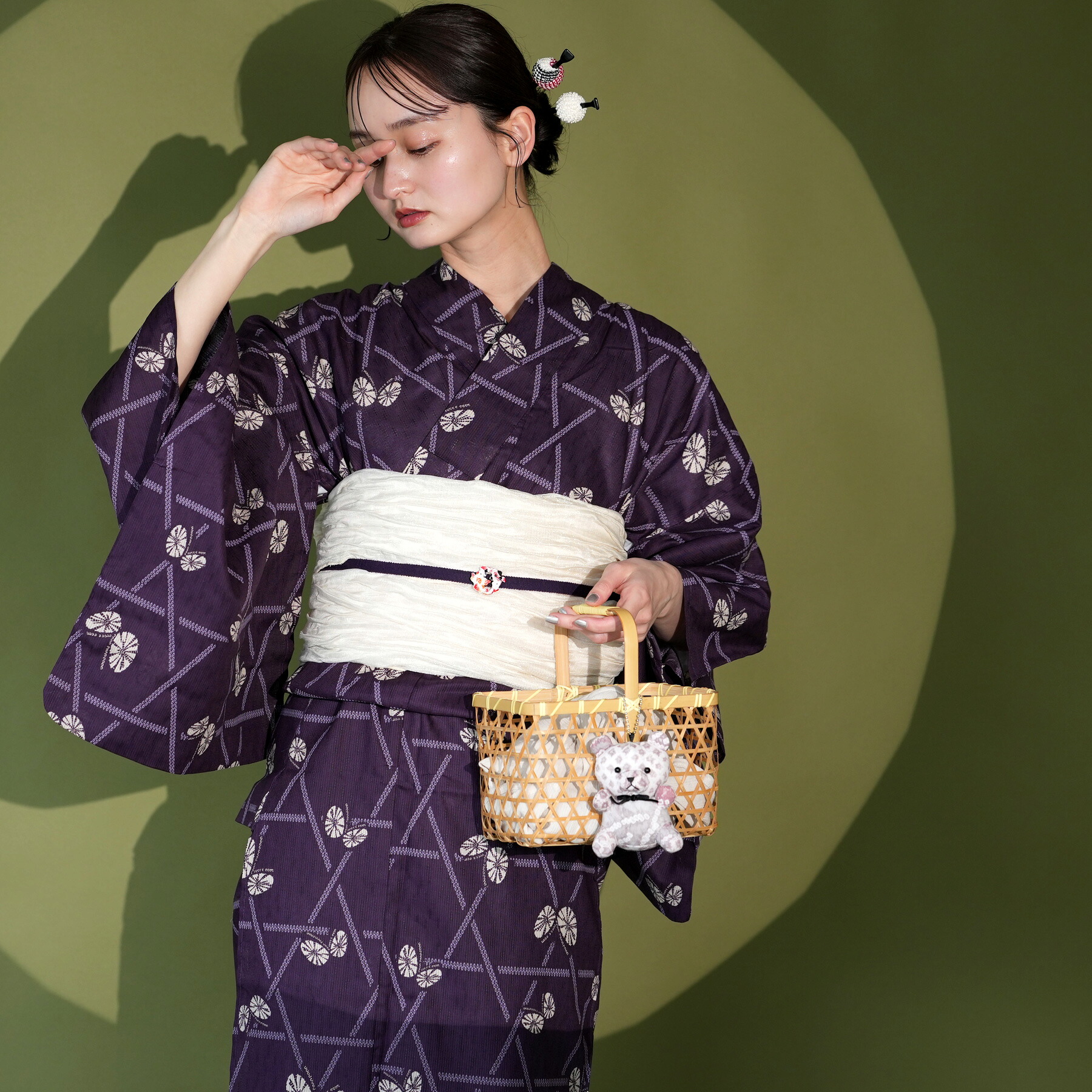 【ニコアンティーク 高級変わり織 浴衣3点セット 紫にかごめ絞り柄の紋白蝶】みんなと違う浴衣を着よう！個性派きものブランドNicoAntique フリーサイズ 浴衣セット（ゆかた・帯・下駄）ですぐお出かけ レトロ 国産生地 国内染色
