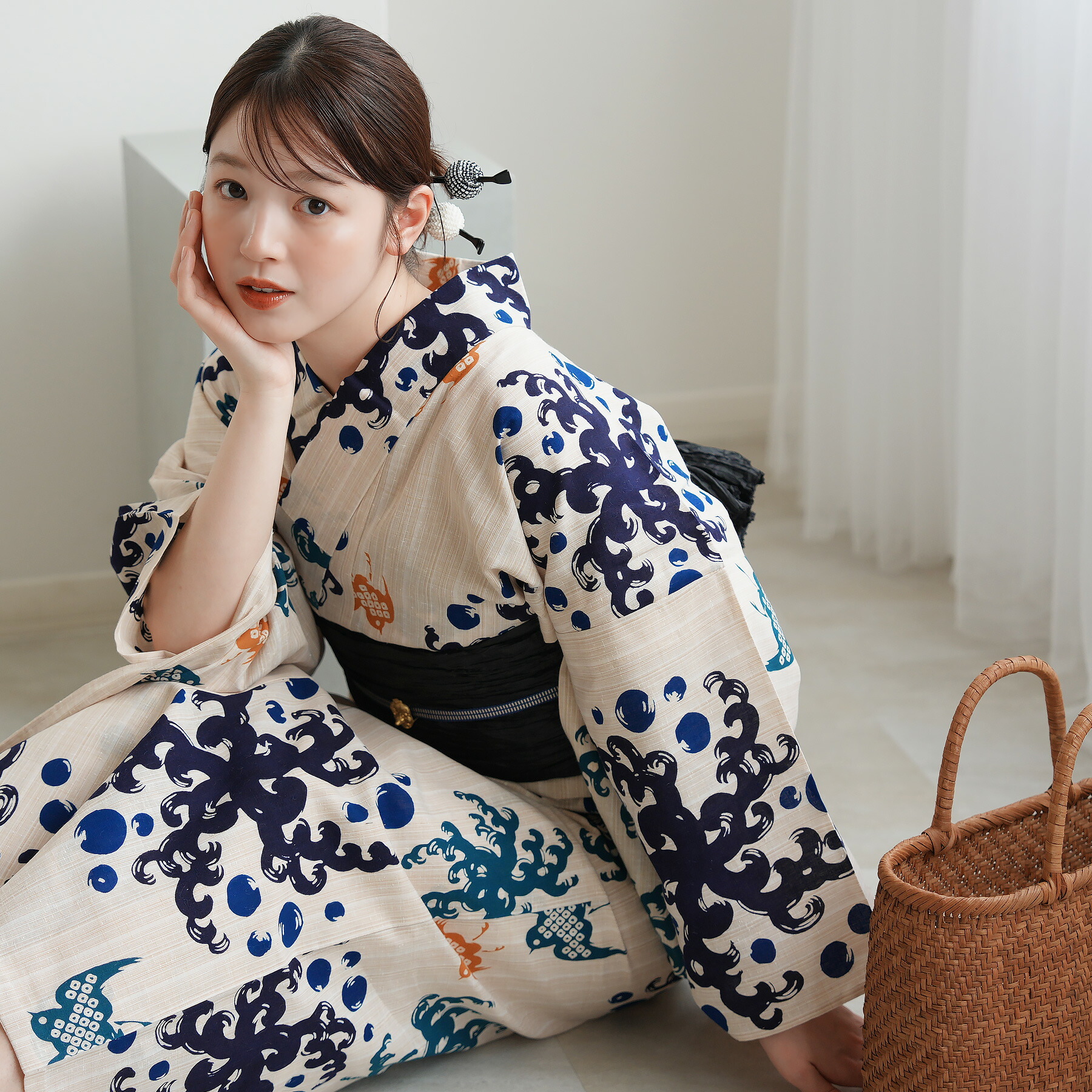 【utatane × 注染工房 特選 注染浴衣3点セット｜先染めベージュ　光水に遊ぶ（フリーサイズ）】日本製小幅生地使用｜コットン100％｜浴衣・帯・下駄付き 29,199円