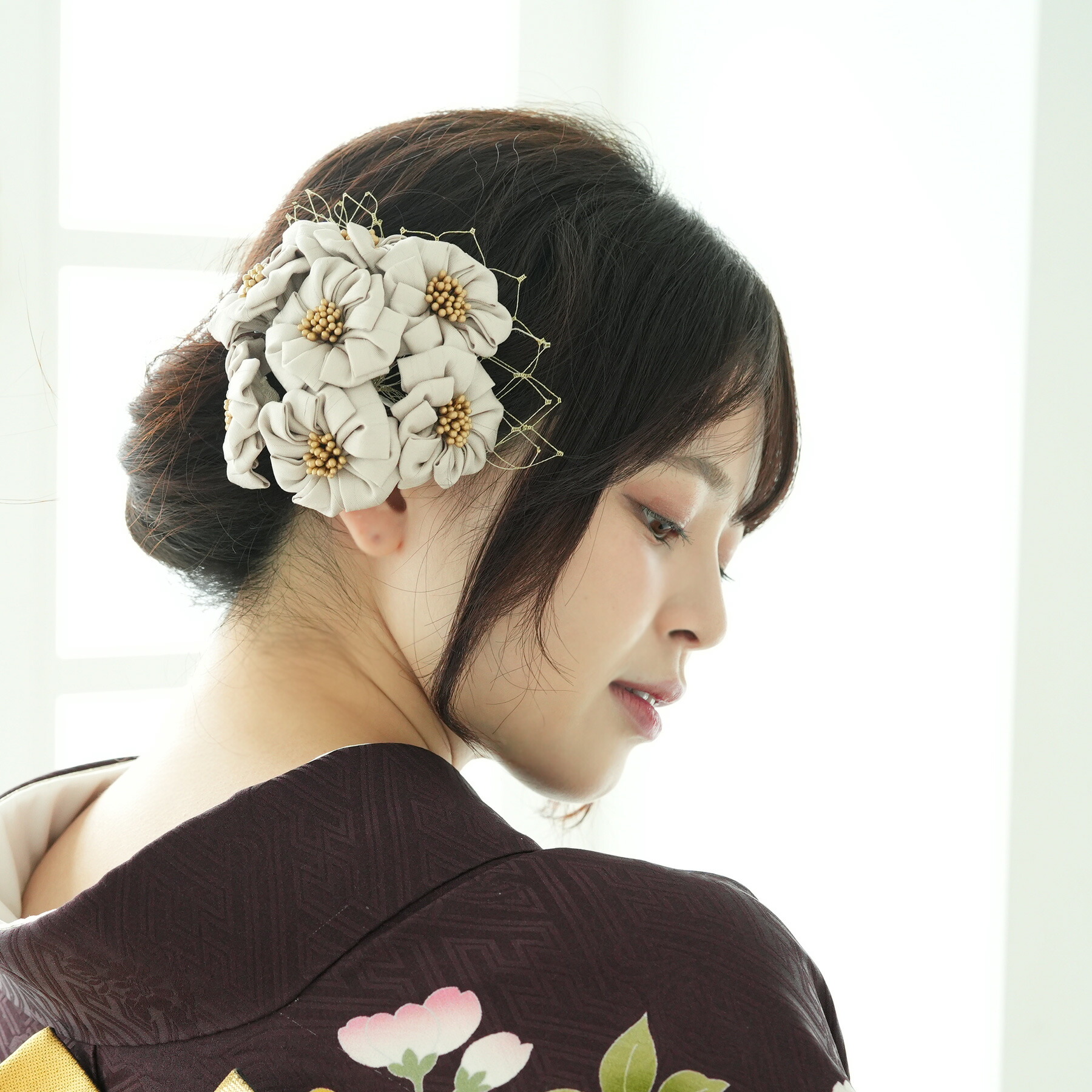ヘアアクセサリー 髪飾り ヘアアクセ 日本製 袴 振袖 着物 花 国産 マルチ系 女性 ladies ホワイト グレー パープル ブラック コーム・Uピン3点セット マムブーケ＆チュール 大正ロマン 写真 記念撮影 成人式 卒業式