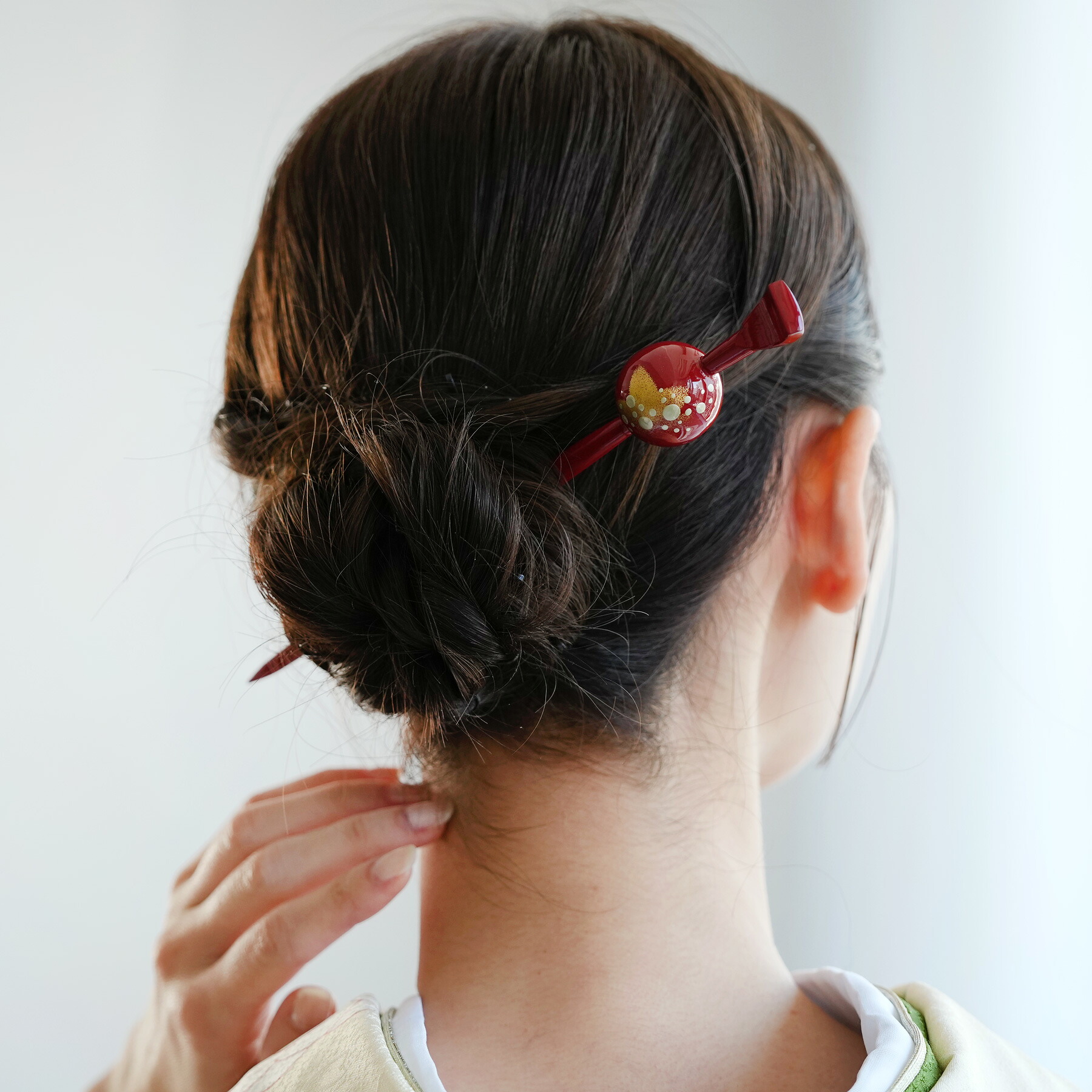 【日本製　蒔絵かんざし　紅葉・赤】玉かんざし 簪 髪飾り 和装 和服 ヘアアクセ 浴衣 着物 成人式 振袖 卒業式 袴 訪問着 入園式 入学式 卒業式 5個までメール便可能