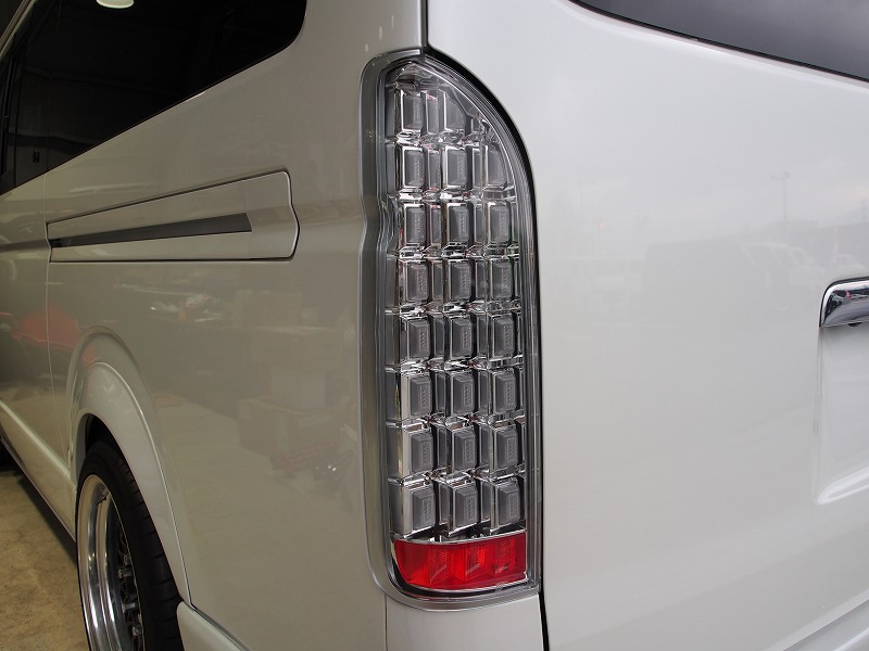MBROエムブロ バレル LEDテールランプ　ハイエース 200系 61upf7cDOQL._AC_UF894,