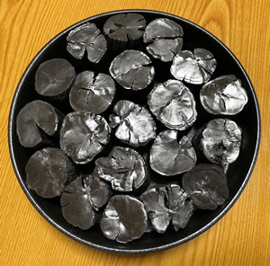 楽天市場】【国産】菊炭 10個セット木炭 炭の置物 調湿 湿度 消臭 吸着