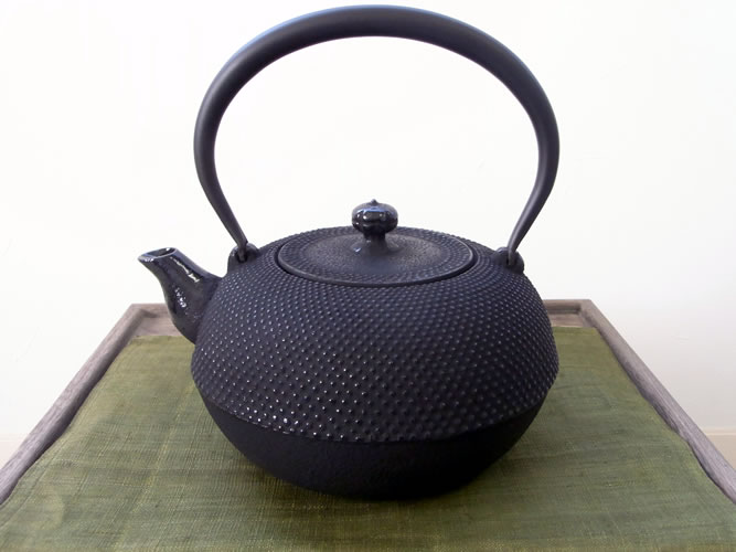 楽天市場】鉄瓶・新珠/あられ【釜定】 : niguramu