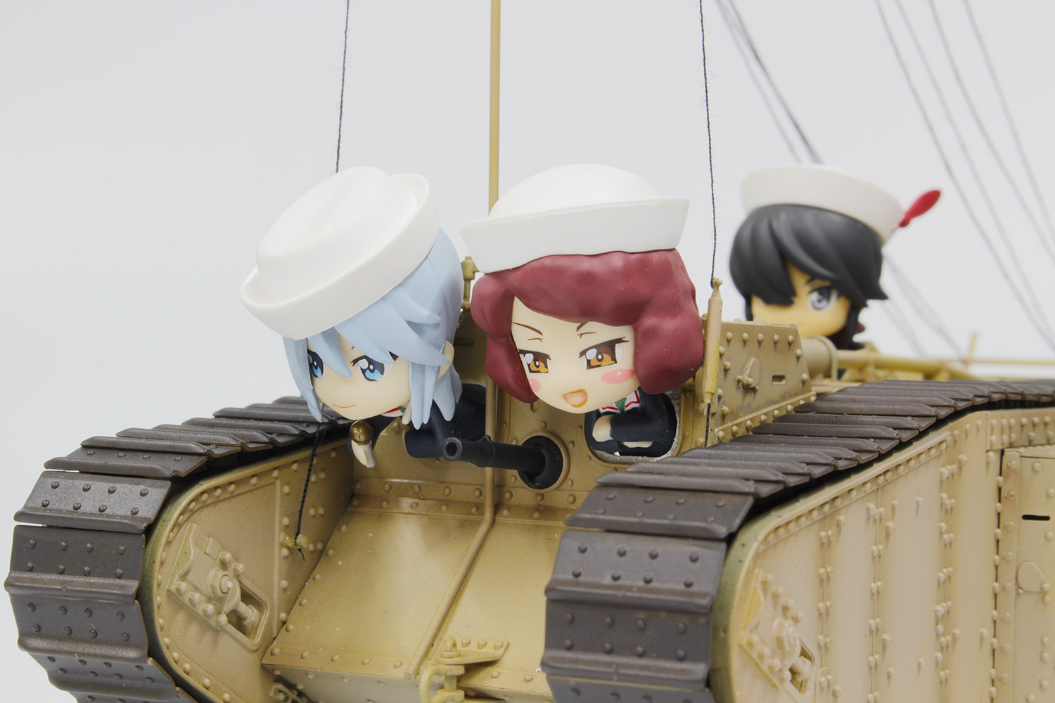 プラッツ ガールズ パンツァー最終章 1 35 Mk Iv戦車 大洗女子学園 サメさんチーム ぷちサメさんチームフィギュア付き特別限定版です Vmaphotographystudios Com