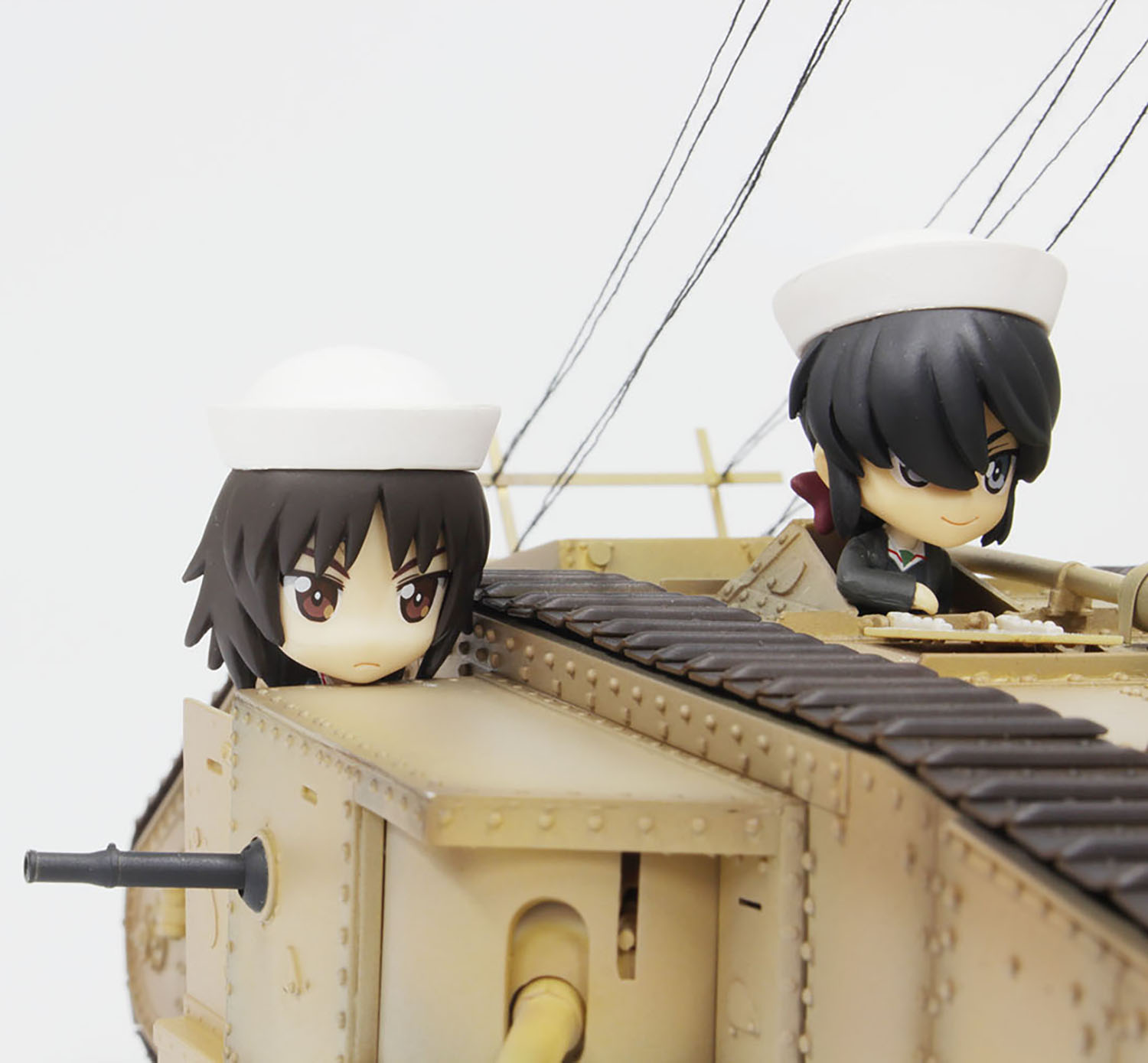 プラッツ ガールズ パンツァー最終章 1 35 Mk Iv戦車 大洗女子学園 サメさんチーム ぷちサメさんチームフィギュア付き特別限定版です Vmaphotographystudios Com