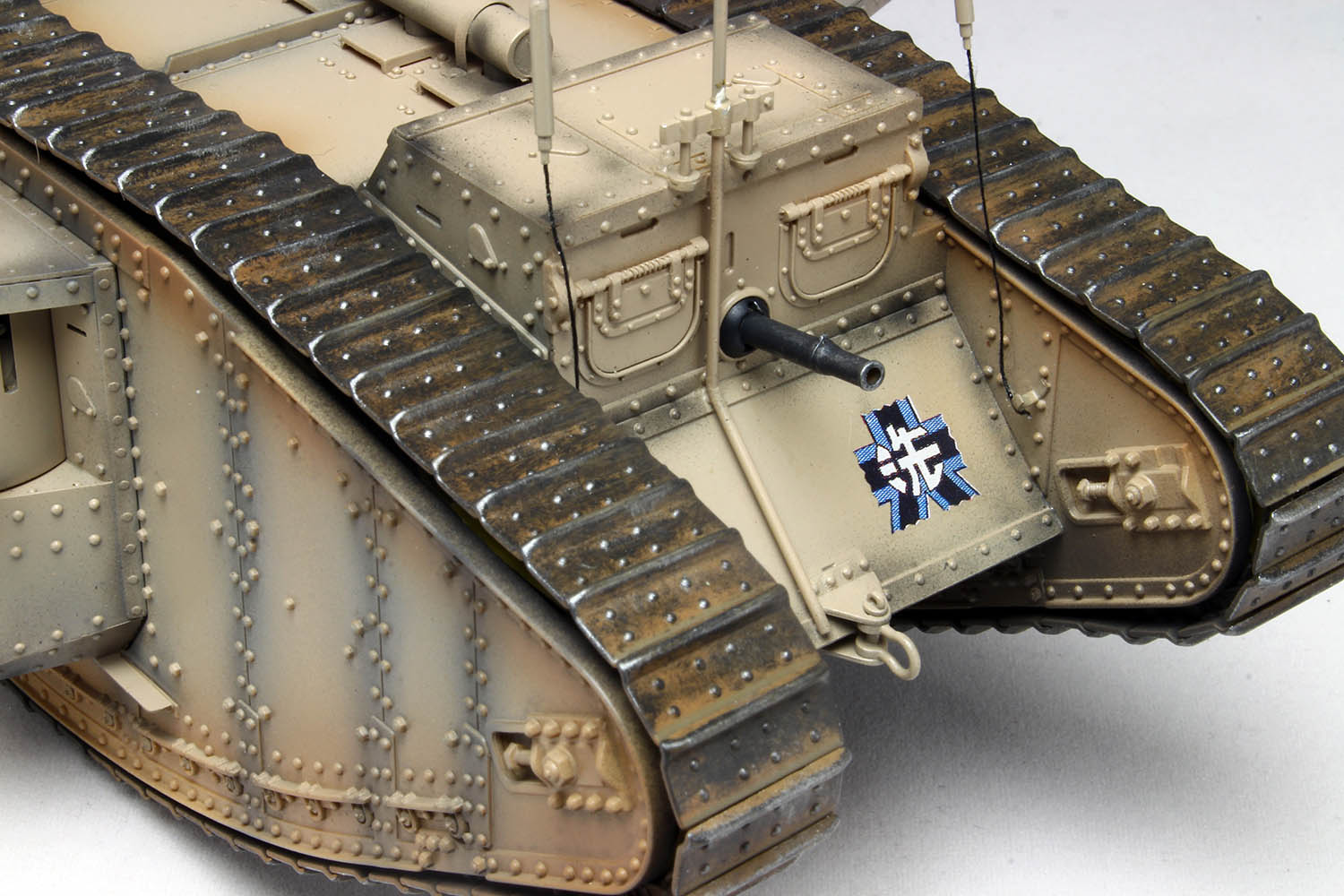 プラッツ ガールズ パンツァー最終章 1 35 Mk Iv戦車 大洗女子学園 サメさんチーム ぷちサメさんチームフィギュア付き特別限定版です Vmaphotographystudios Com
