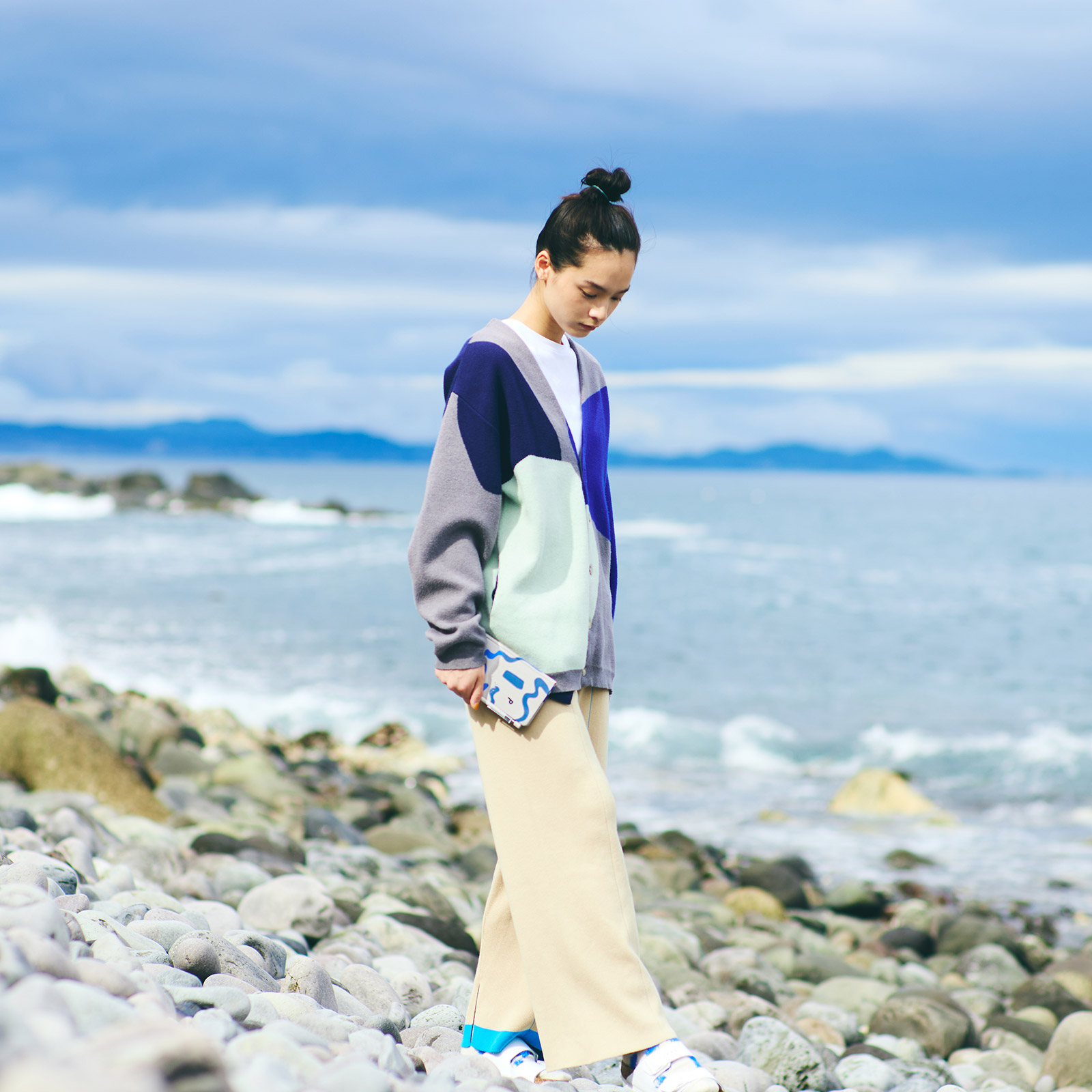 ほぼ日手帳2025 / weeks ［スリム縦長］ 1月・4月はじまり / 週間手帳 週間レフト PAMM / thanks sea