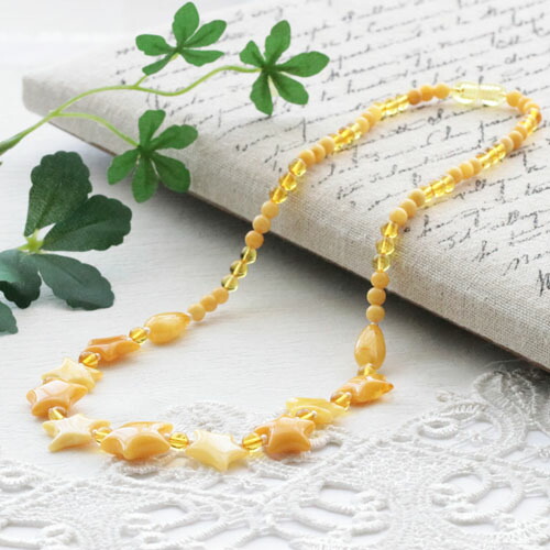 琥珀（Amber）　 ミルキーイエロー　 約49ｃｍ　 デザインネックレス