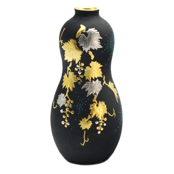 九谷焼 中田錦玉 仲田錦玉 錦玉造 盛金青粒画風 青粒鉄仙唐草 花器 花瓶106 三代 仲田錦玉 | 盛金・青粒の第一人者 | 九谷焼 MAG