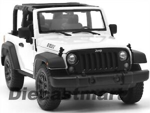 【送料無料】ホビー　模型車　車　レーシングカー ジープラングラーミニチュアカー118 2014 jeep wrangler willys blanc voiture miniature par maisto 31610 17,235円