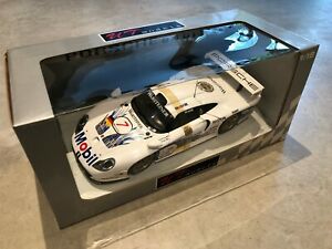 【送料無料】ホビー　模型車　車　レーシングカー ポルシェグアテマラモデルホワイトホワイト1997 porsche 911 gt1 n7 fia dalmaswollek ut models blanc white 118