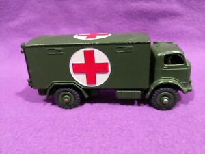 【送料無料】ホビー　模型車　車　レーシングカー dinky toys 626 ambulanza militare ambulance 143 made in uk