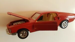【送料無料】ホビー　模型車　車　レーシングカー スペインフォードレッドムスタングミントinter cars spain 102 ford mustang rouge vn mint 143