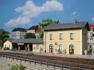 【送料無料】ホビー　模型車　車　レーシングカー ホ11369 auhagen ho stazione di plottenstein