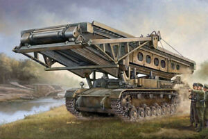 【送料無料】ホビー　模型車　車　レーシングカー ドイツタンクプラスチックキットモデルトランペッターgerman bridgelayer iv b tank plastic kit 135 model 0390 trumpeter