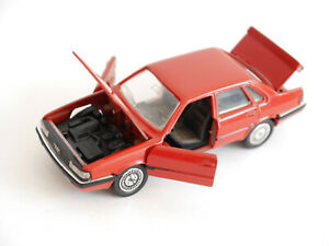 【送料無料】ホビー　模型車　車　レーシングカー アウディクワトロロッソaudi 90b2 type 8185 quattro en rouge rouge rosso red, schabak en 143