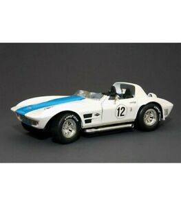 【送料無料】ホビー　模型車　車　レーシングカー シボレーコルベットグランスポーツロードスターホワイトchevrolet corvette gran sport roadster n12 1964 white 118