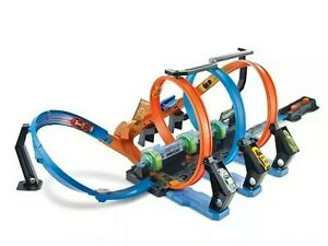【送料無料】ホビー　模型車　車　レーシングカー ホットホイールコルククラッシュhot wheels tirebouchon crash playset