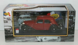 【送料無料】ホビー　模型車　車　レーシングカー ノスタルジアスケールシトロエントションハッチnostalgie 143 scale n001 citroen traction 7c berline 1936