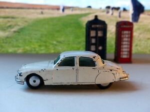 【送料無料】ホビー　模型車　車　レーシングカー コーギージャガーcorgi toys 208 jaguar 24 l