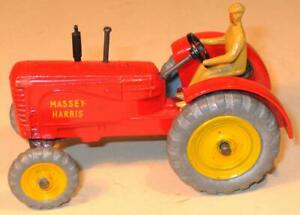 【送料無料】ホビー　模型車　車　レーシングカー マッシーハリスダンボールdinky toys no 300 masseyharris tracteur 195462 excellent carton