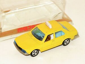 【送料無料】ホビー　模型車　車　レーシングカー シリアルチアリーダー＃ルノータクシー1980s majorette serie 200 266 renault 18 taxi jaune
