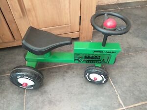 【送料無料】ホビー　模型車　車　レーシングカー トターショベルファーム196070 s vert buddy l fermes metal pelleteuse tracteur