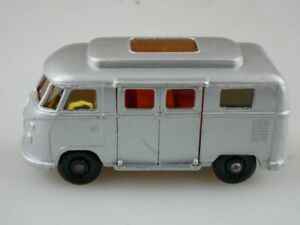 【送料無料】ホビー　模型車　車　レーシングカー フォルクスワーゲンキャンピングカーマッチホイール34d volkswagen camper 36318 matchbox regular wheels