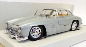 【送料無料】ホビー　模型車　車　レーシングカー メルセデスベンツスケールモデルrevell 124 scale model car 8602 mercedes benz 300sl silver
