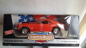 【送料無料】ホビー　模型車　車　レーシングカー フォードムスタングford mustang boss 1970 ertl 118