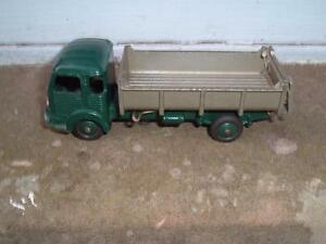 【送料無料】ホビー　模型車　車　レーシングカー フランストラックバケットdinky toys france simca benne de camion original vintage clean belle condition