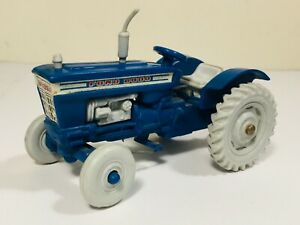 【送料無料】ホビー　模型車　車　レーシングカー ビンテージミニフォードファームモデルトタープラスチックセットrare vintage britains mini set 1101 en plastique ford 5000 ferme tracteur modele