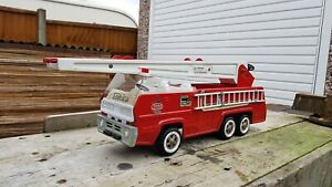 【送料無料】ホビー 模型車 車 レーシングカー ビンテージアンテナvintage tonka aerial ladder 2960