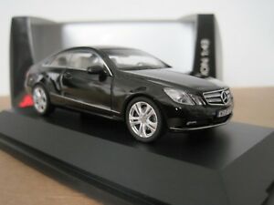 【送料無料】ホビー　模型車　車　レーシングカー ブラックカーモデルモデルメルセデスクラスカットschuco mercedes e class coupe 20092013 in noir 143 voiture modele