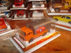 ホビー　模型車　車　レーシングカー トラックチアリーダーパリmajorette camion bennes ordures ville de paris
