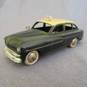 【送料無料】ホビー　模型車　車　レーシングカー フランスフォードタクシー330e dinky france 24x ford vedette 54 taxi 143